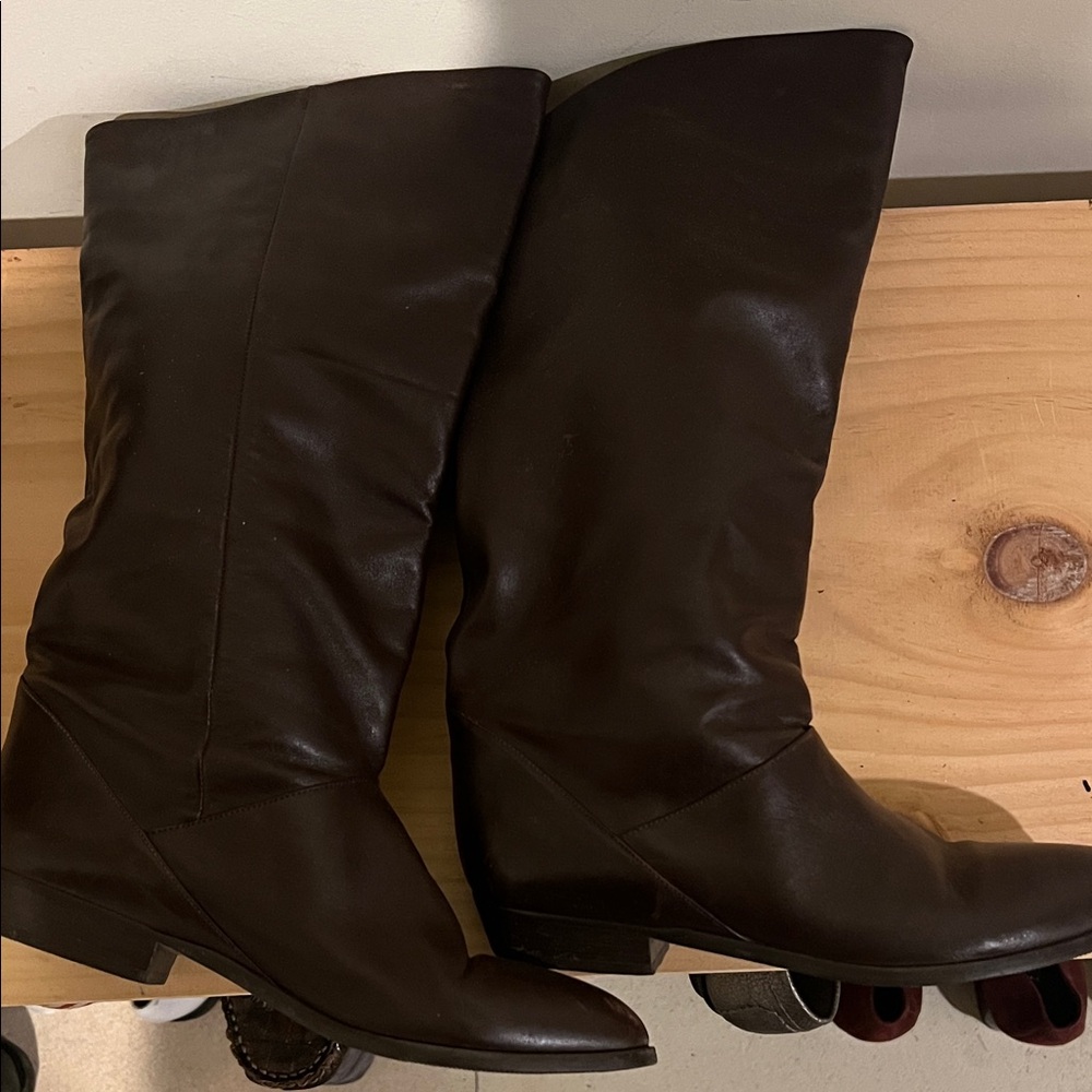 Elegant Brown Leather Women's Boots